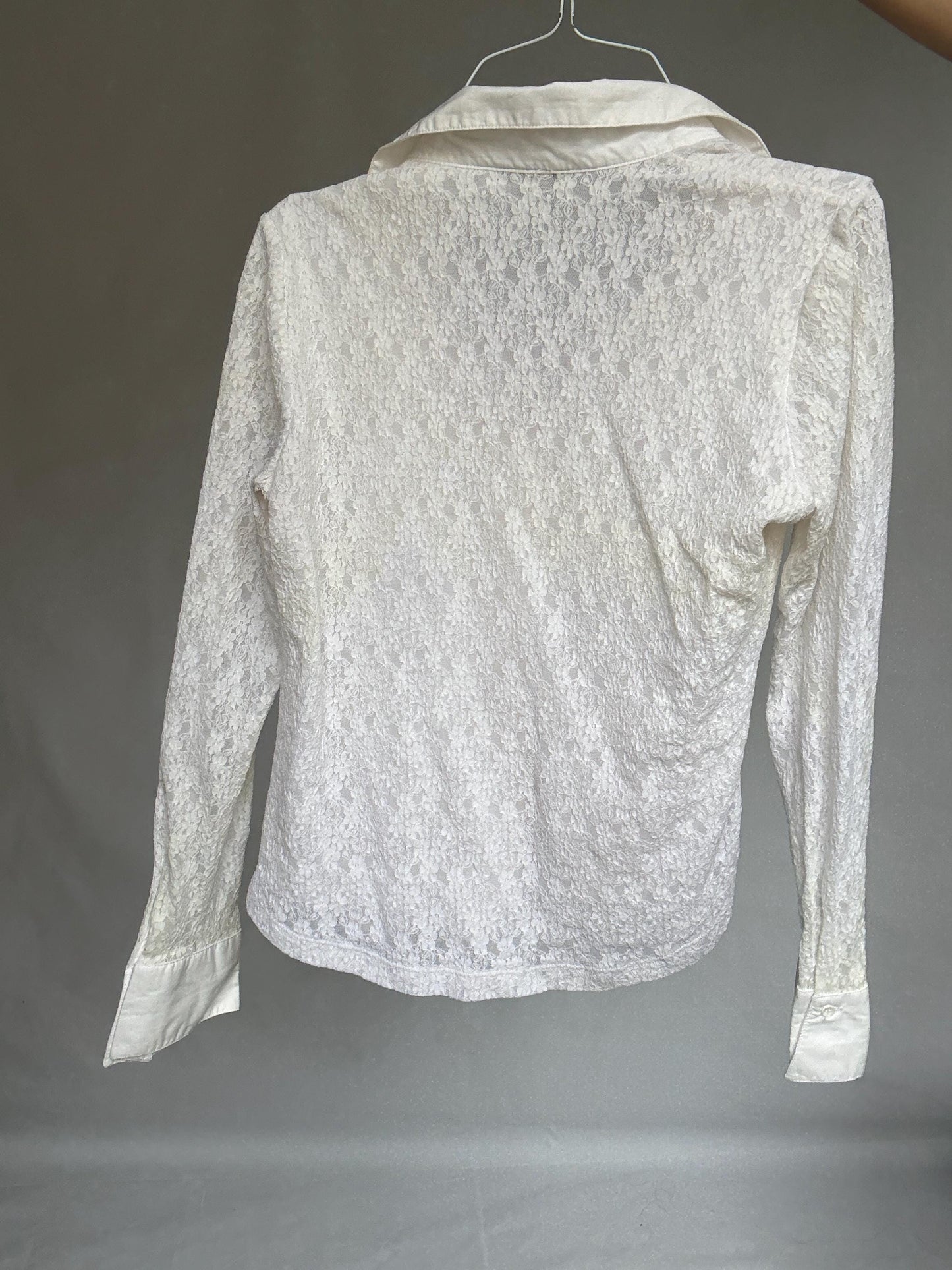 Lace white fitted blouse by Bernardi Collection – vintage size 42 – long sleeve button-up with collar and sheer outer layer