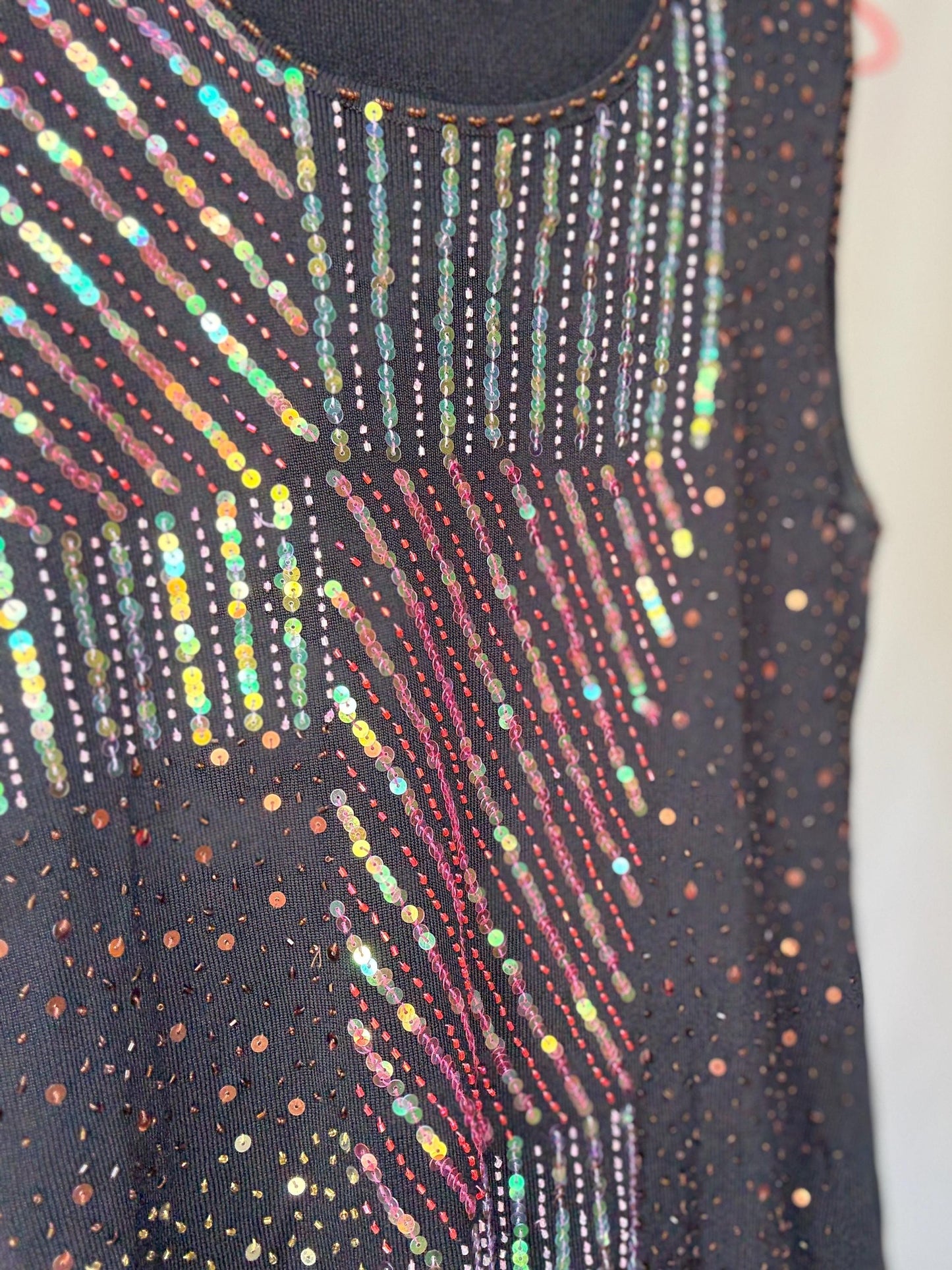 Y2K black sequin sleeveless top – 2000s retro party camisole with glittery geometric design, fun evening outfit – Size UK M/L