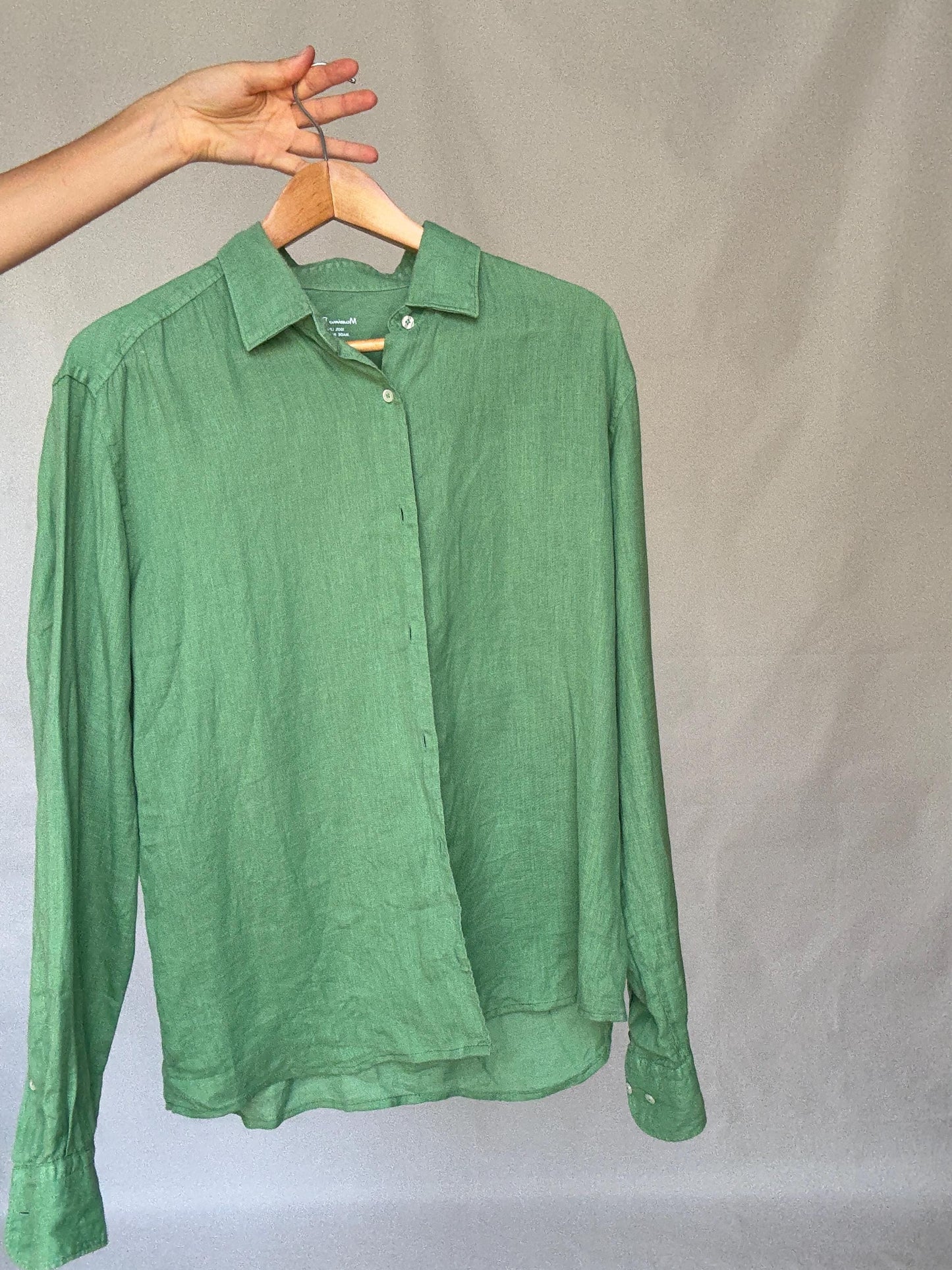 apple Green Massimo Dutti 100% linen shirt - Size EUR L – versatile unisex button-up in fresh trendy green, tie-front or classic fit