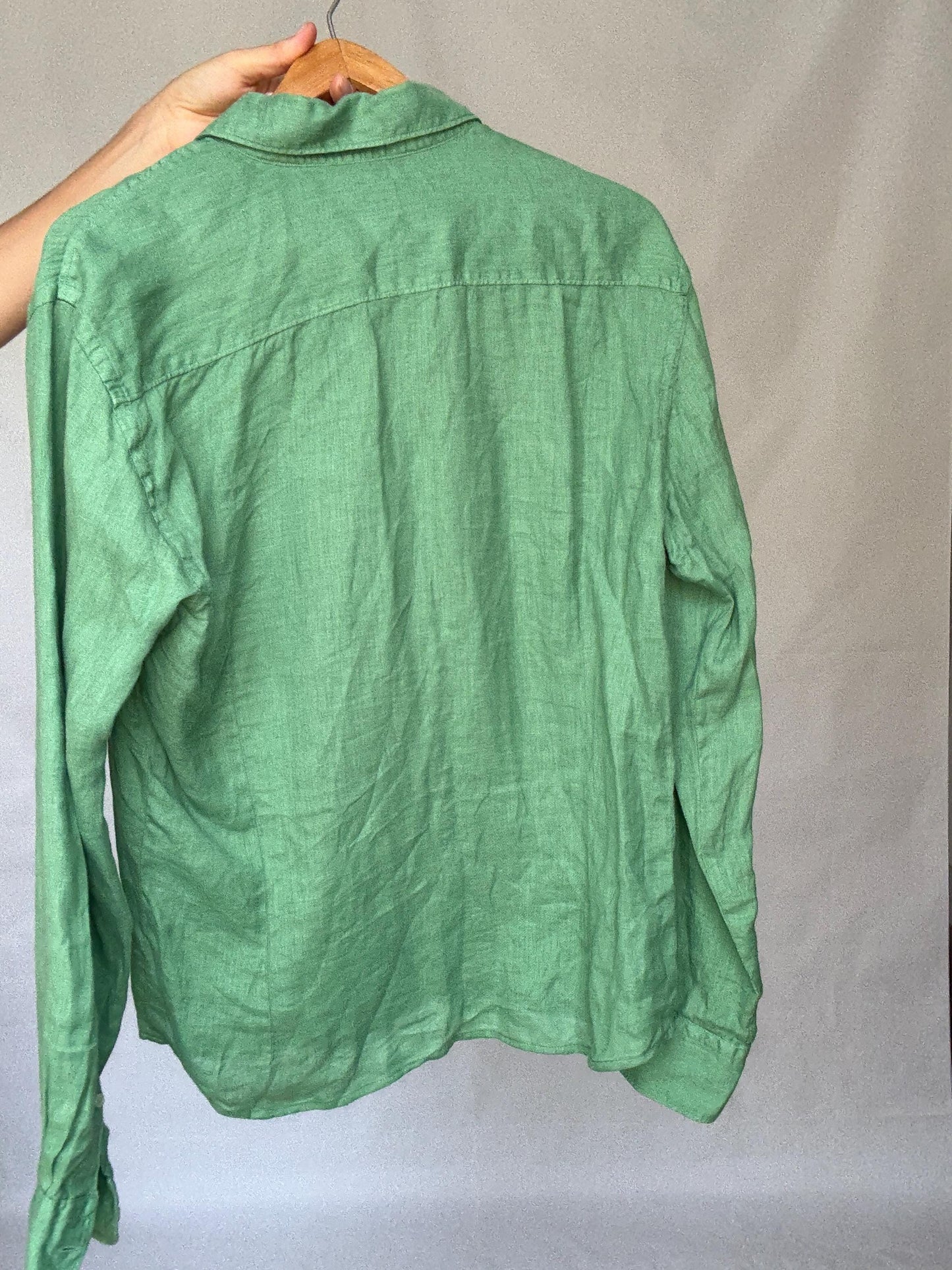 apple Green Massimo Dutti 100% linen shirt - Size EUR L – versatile unisex button-up in fresh trendy green, tie-front or classic fit