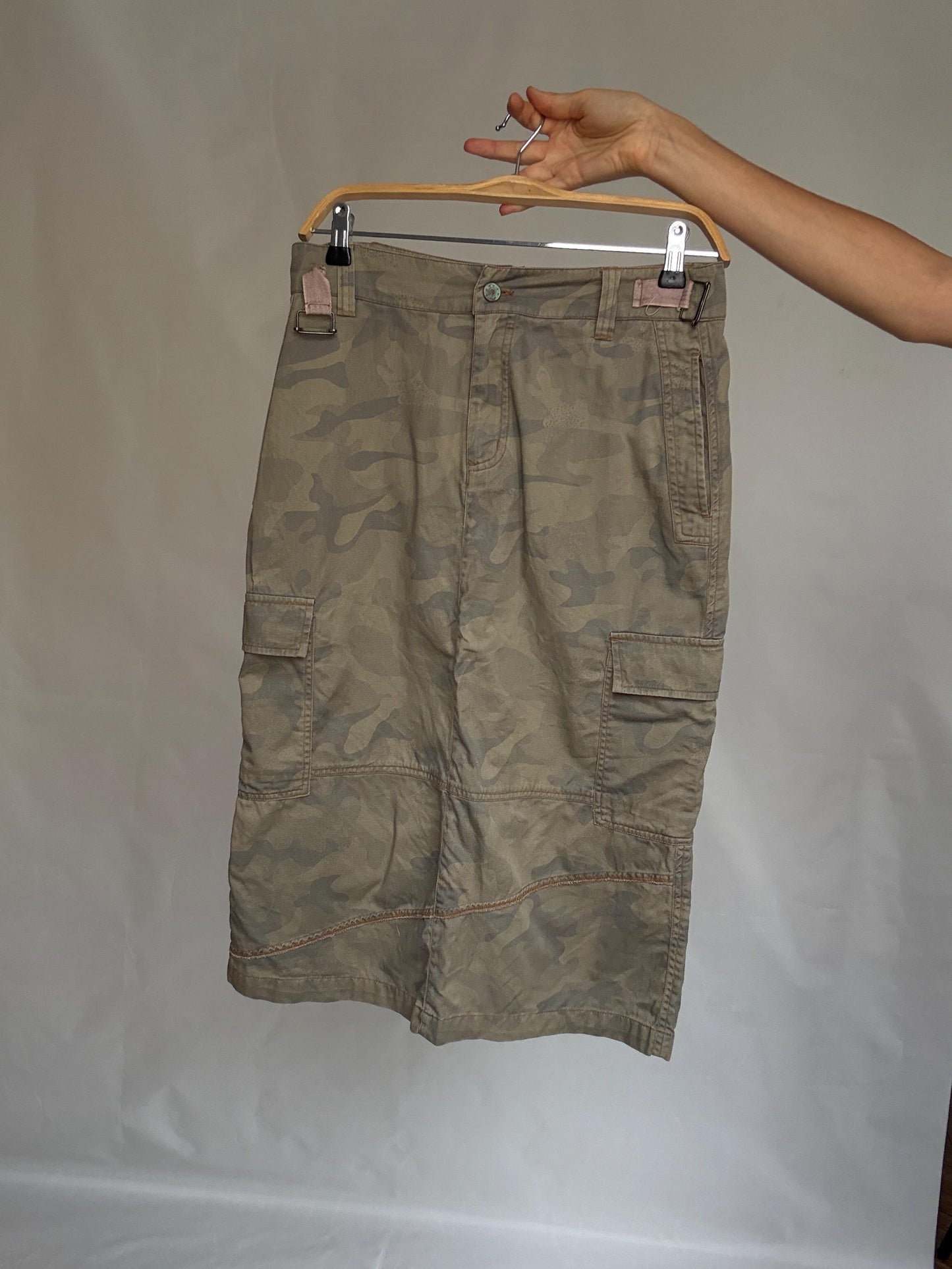 Y2K Army Girl Camo Midi Skirt | Adjustable Waist Cargo Skirt | 2000s Military Style Streetwear | Grunge Utility Skirt in Cotton | S/M