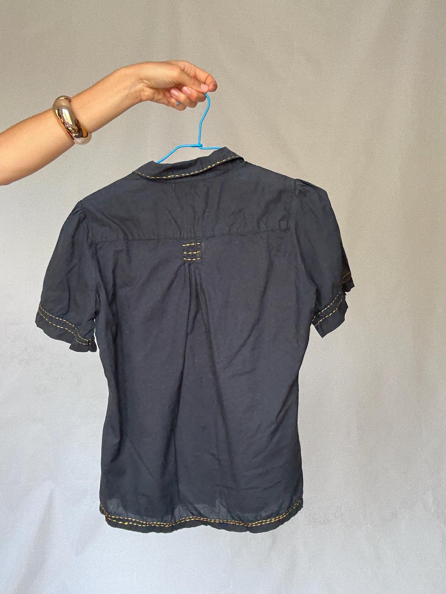 Dark academia puff sleeve blouse US M – 100% cotton black short sleeve top with contrast stitching and peter pan collar, Spanish vintage