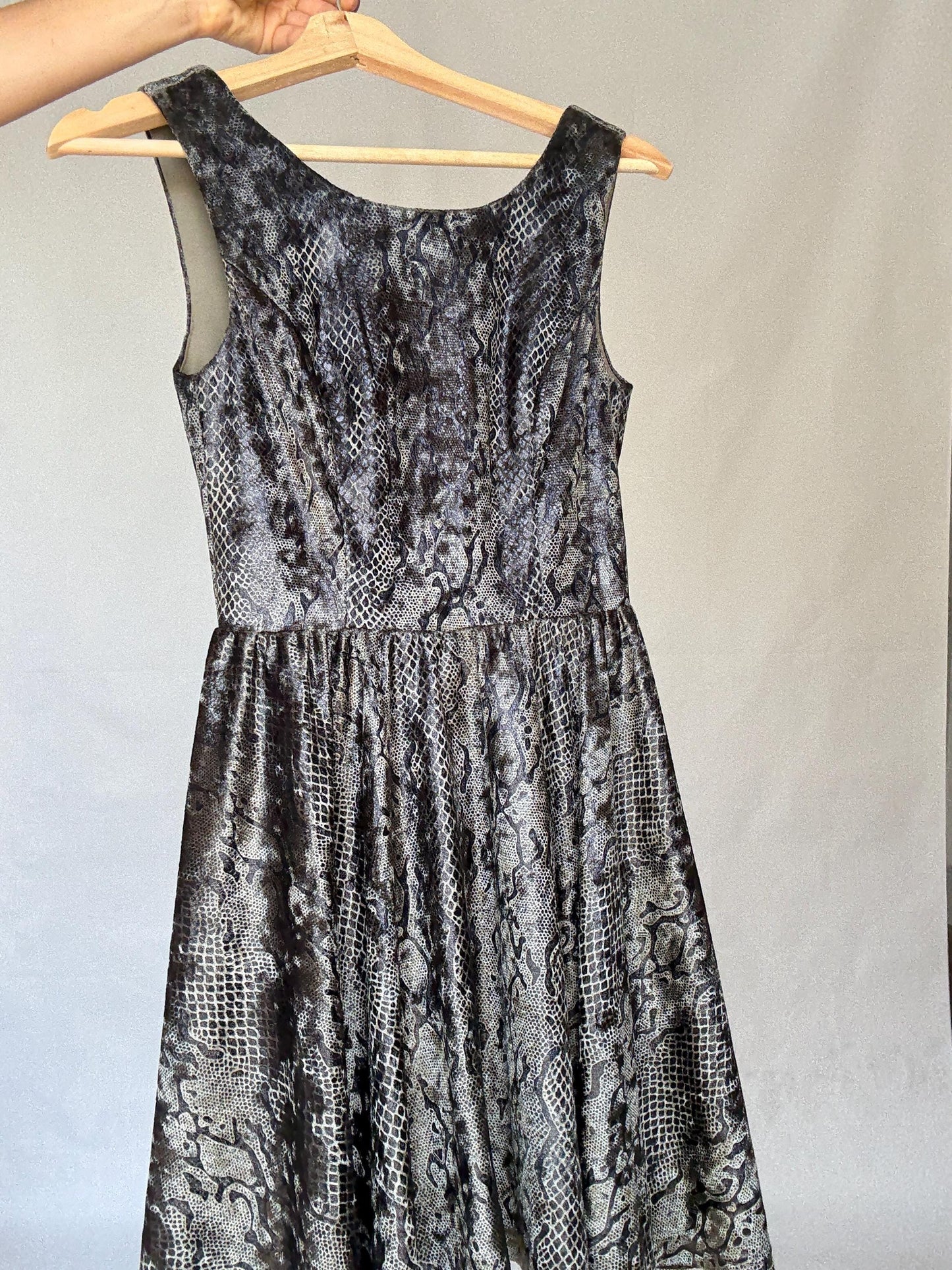 Y2K Snakeskin Velvet Mini Dress – Shiny Sleeveless Grunge Party Fit, Grey & Black Animal Print, Small Size, Alt Petite Glam Style