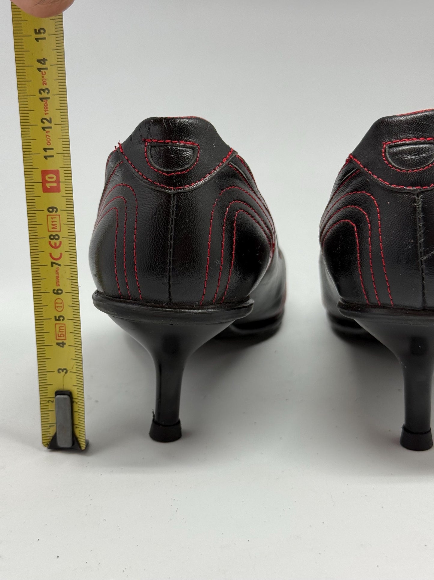 Rare Y2K pointed toe heels – black red oxford style – real leather – size EU38 – made in Spain – retro lace up kitten heels