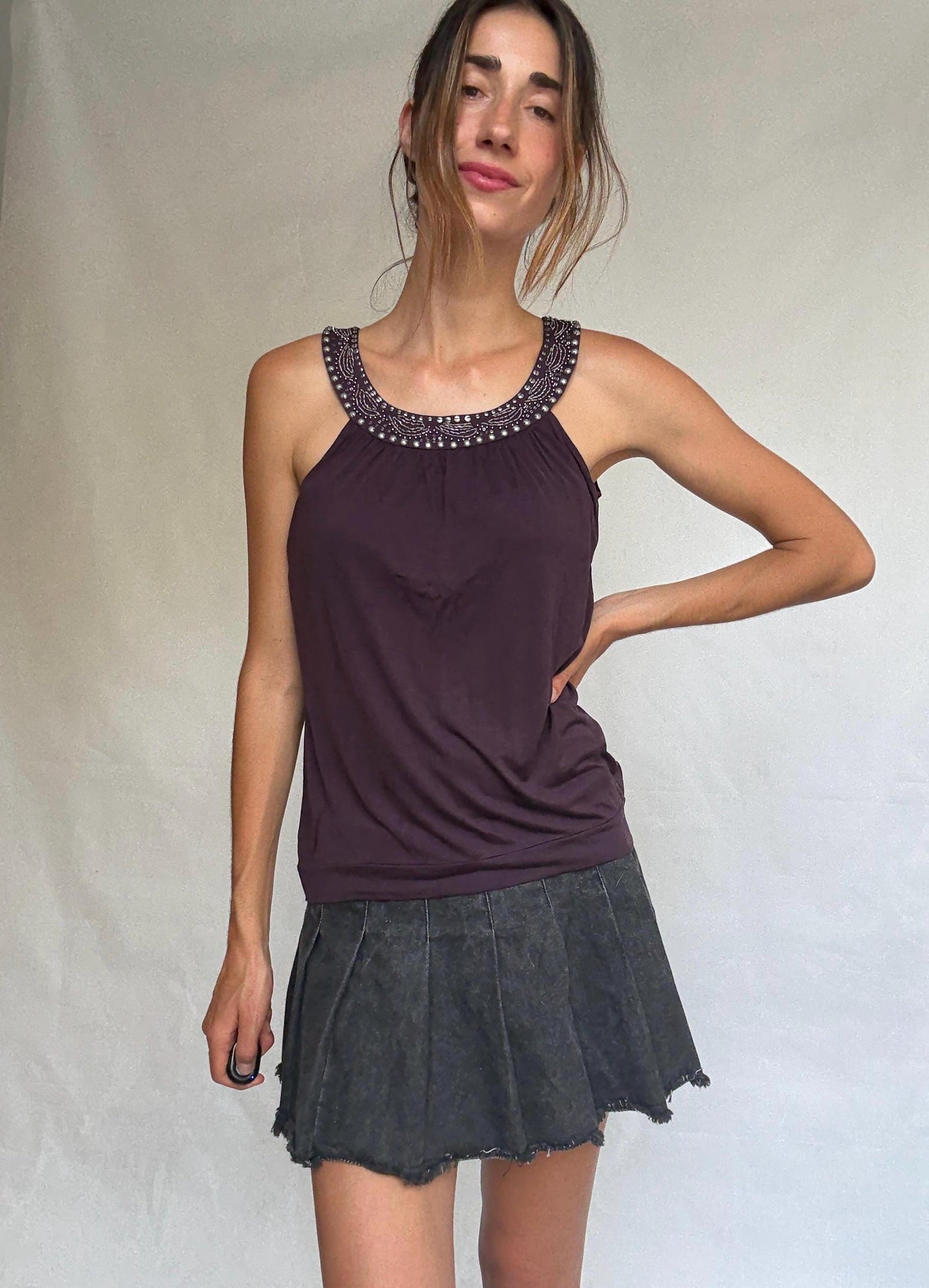Vintage-style Massimo Dutti sleeveless top with embellished neckline – soft fabric, elegant fit, rich plum tone (Size M)