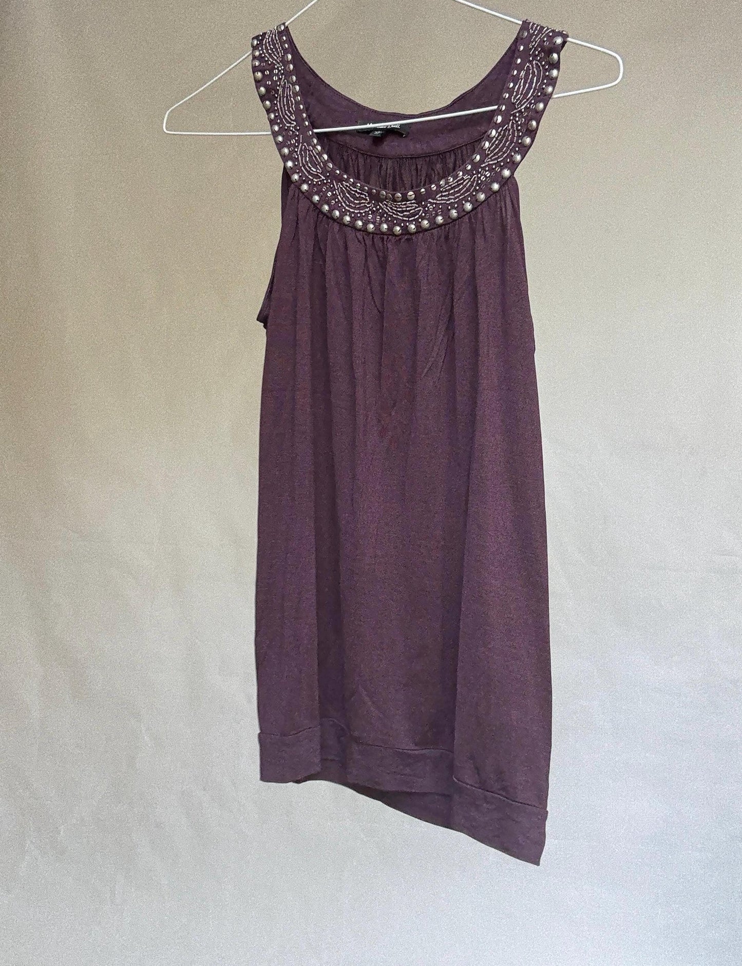 Vintage-style Massimo Dutti sleeveless top with embellished neckline – soft fabric, elegant fit, rich plum tone (Size M)