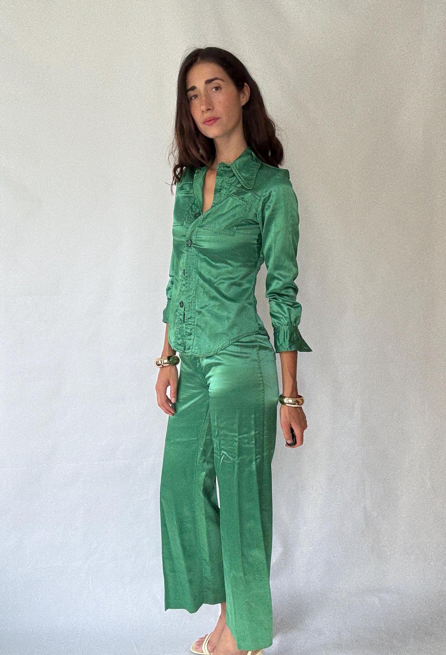 Vintage-inspired handmade green blouse and pant set, 100% cotton, fitted blouse button closure, retro 70s elegance, US S, casual chic