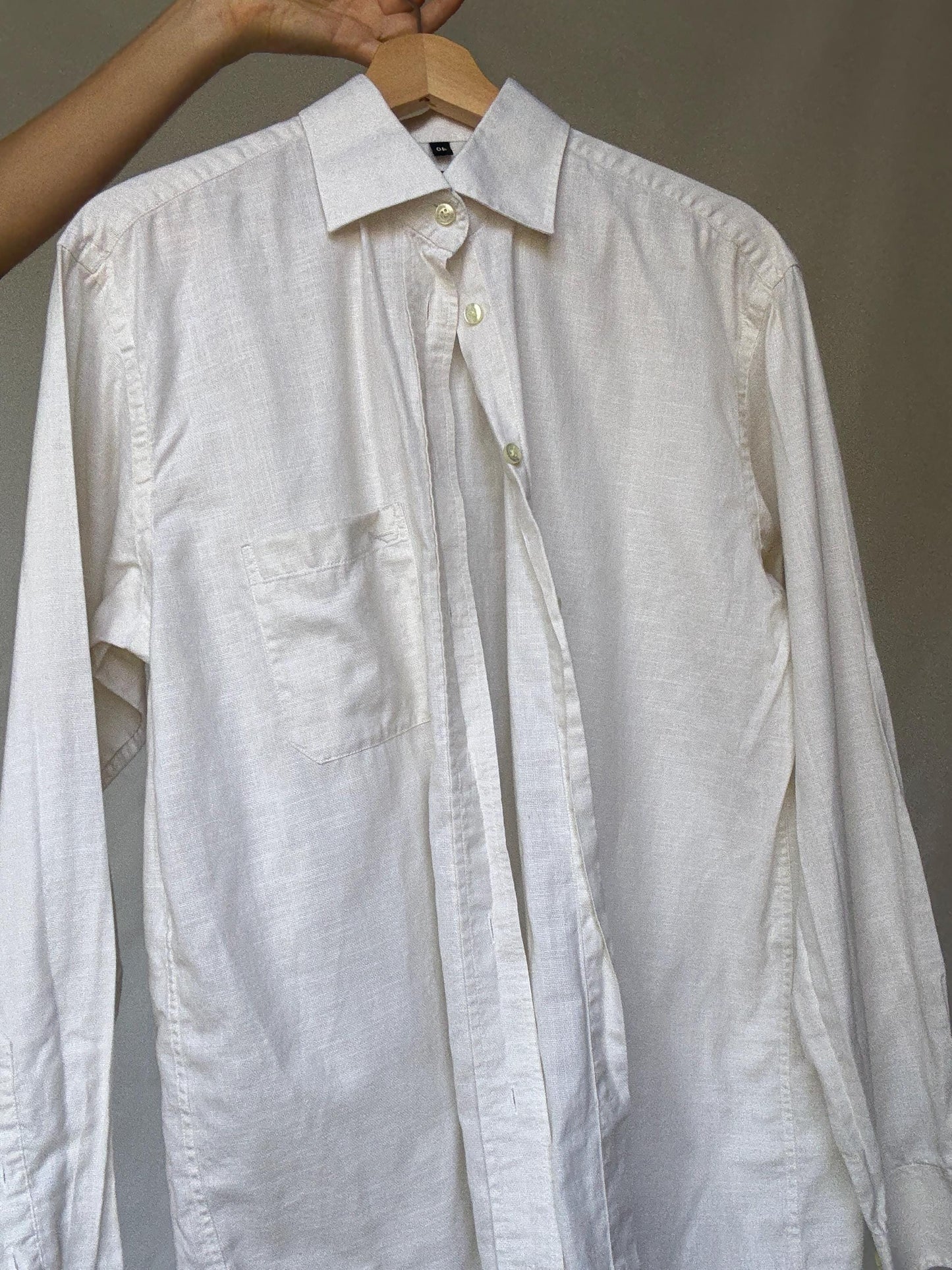 Alvo white button, up shirt, cotton feel, classic fit, button front, chest pocket detail, minimalist, US L, versatile casual or formal wear