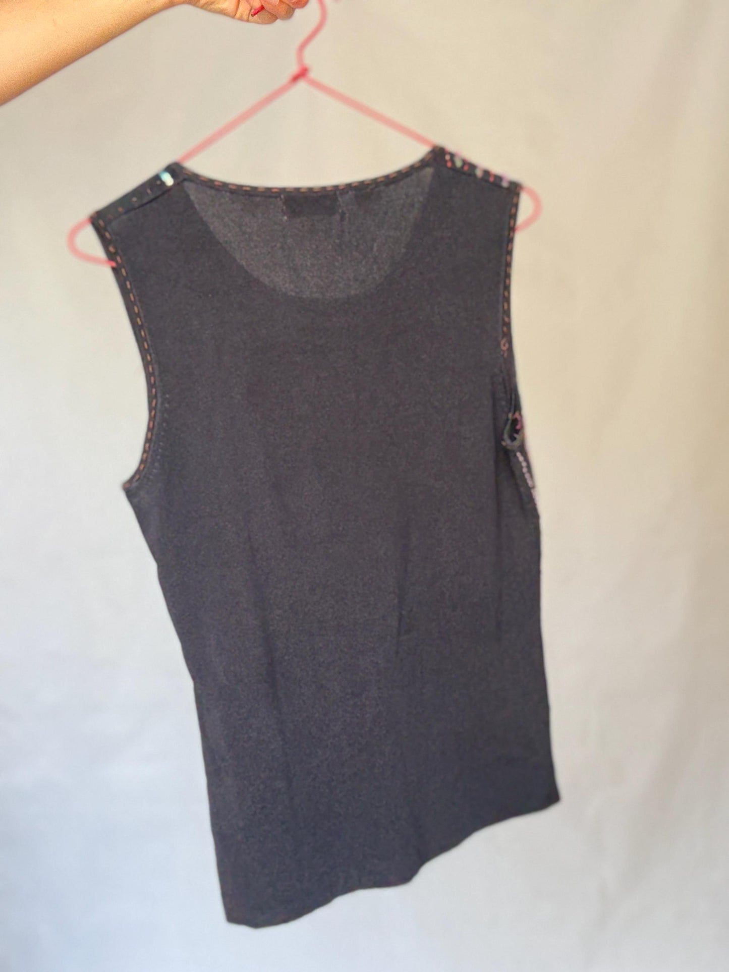 Y2K black sequin sleeveless top – 2000s retro party camisole with glittery geometric design, fun evening outfit – Size UK M/L
