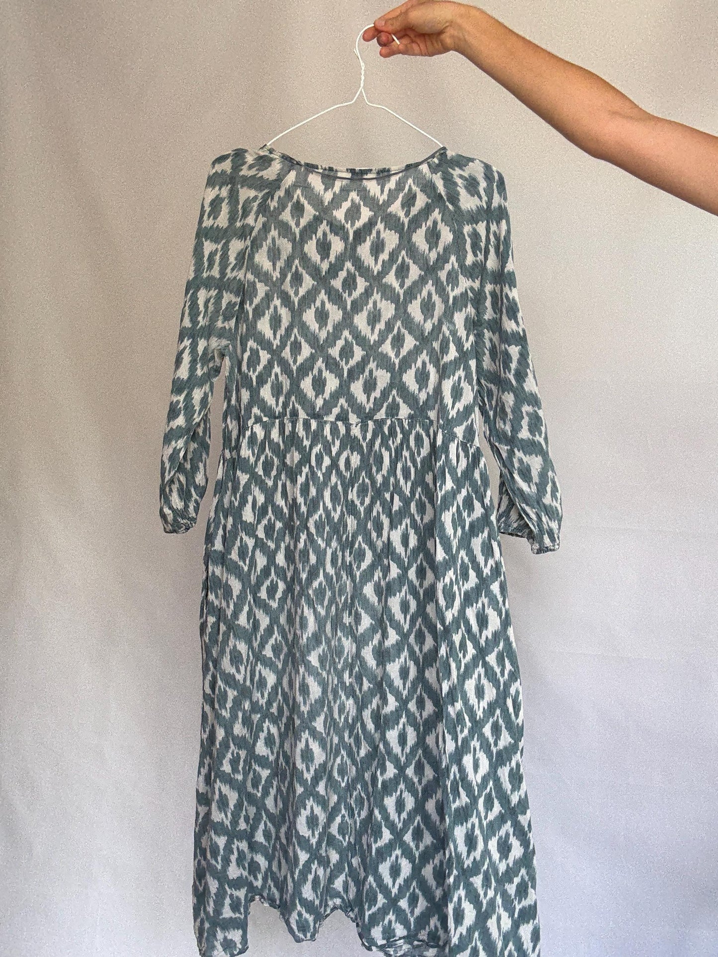 Oysho blue and white ikat dress, 100% cotton, relaxed fit, gathered waist, bold print, bohemian, US M, casual summer wear