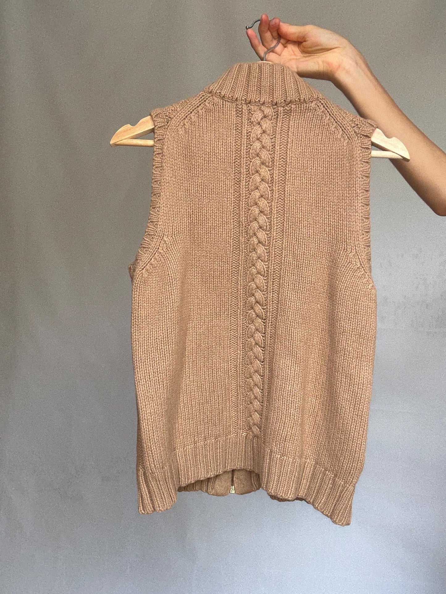 Massimo Dutti beige knit vest, wool Italian yarn, fitted silhouette, cable knit pattern, high ribbed collar, elegant Timothée Chalamet vibe