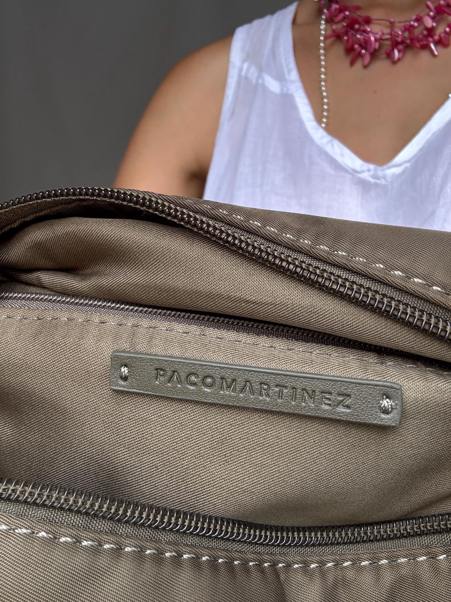 Spanish design moss green shoulder bag, zippered compartments, streetwear urban style, casual crossbody bag, Everyday shoulder bag