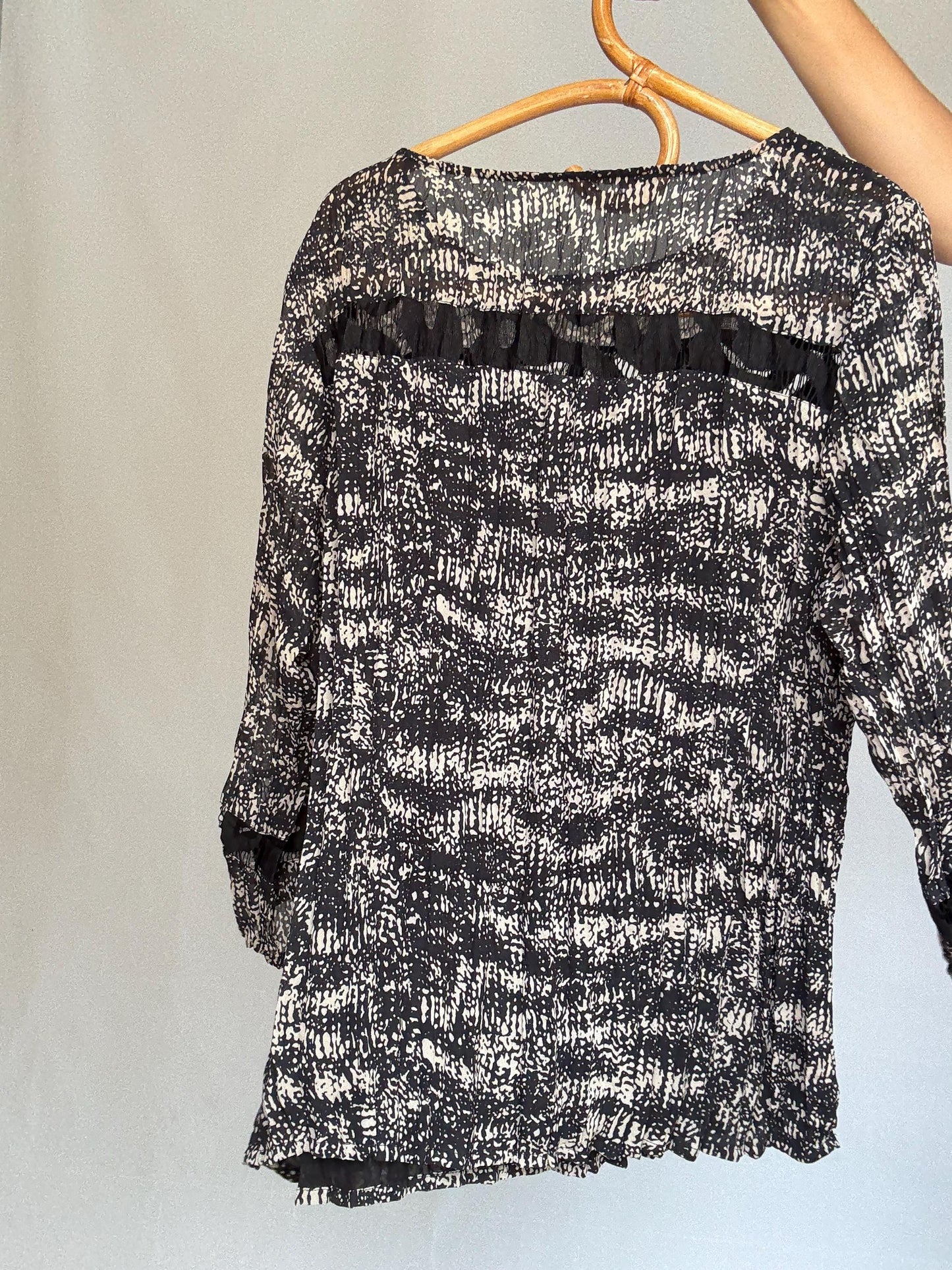 Adolfo Dominguez black and white top, cotton feel, relaxed fit, ruffle embellishments, minimalist style, US L, casual chic