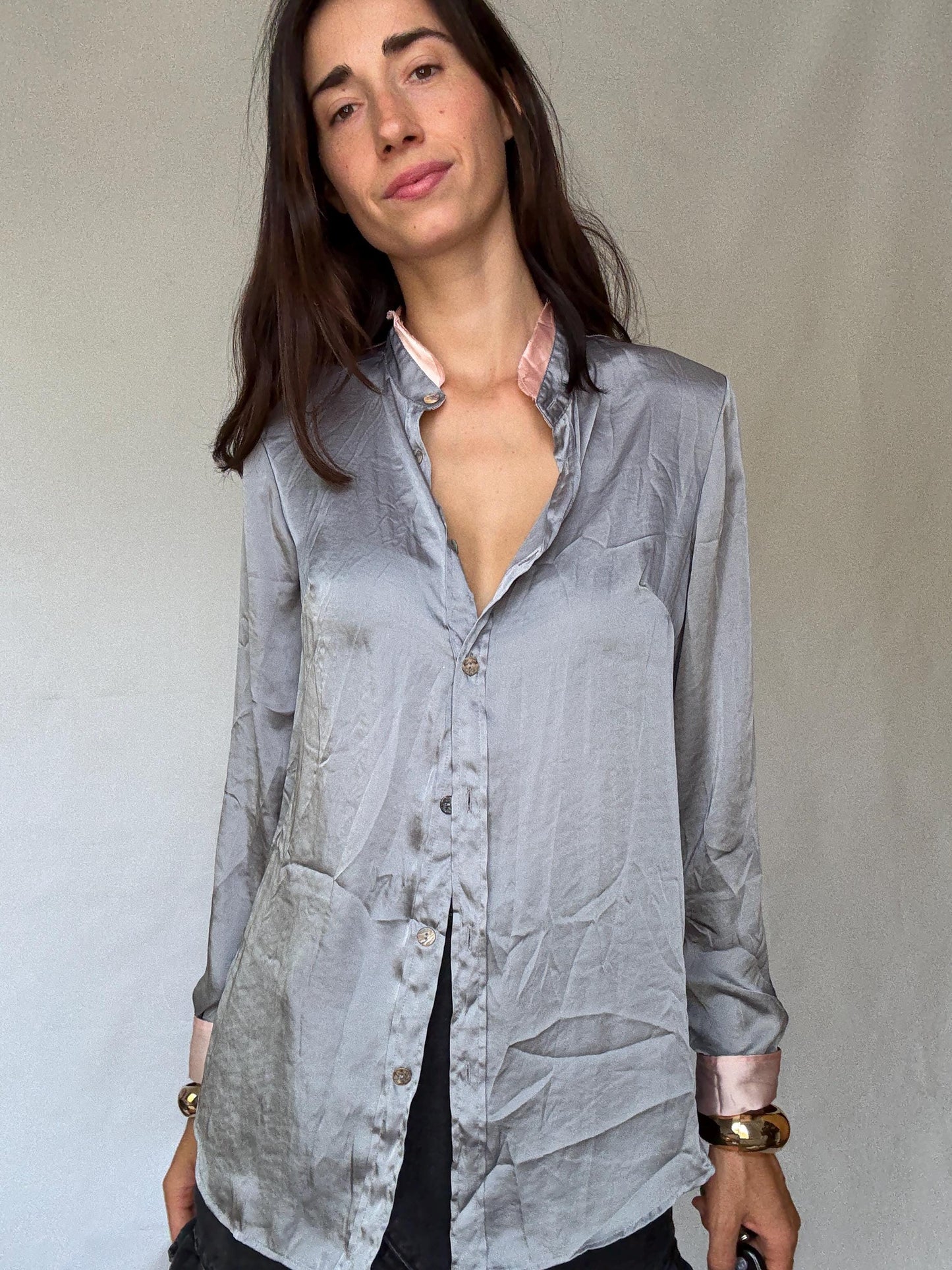 Chic United Colours of Benetton Blouse in Elegant Silver Gray with Comfortable Loose Fit Y2K Style, preppy style, comfy flowy blouse