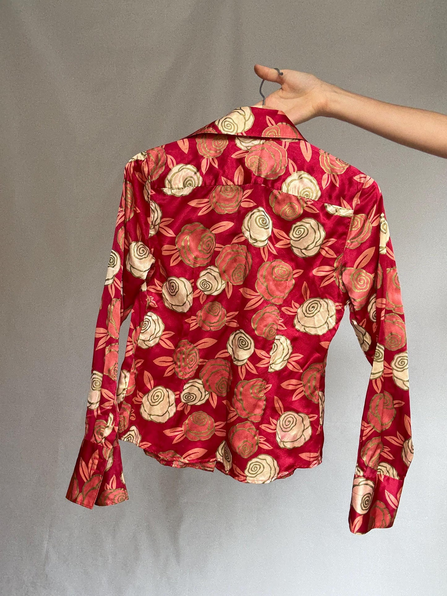 Red floral silk blouse, 100% silk, relaxed fit, button up, classic collar, retro bold style, US M, evening statement piece