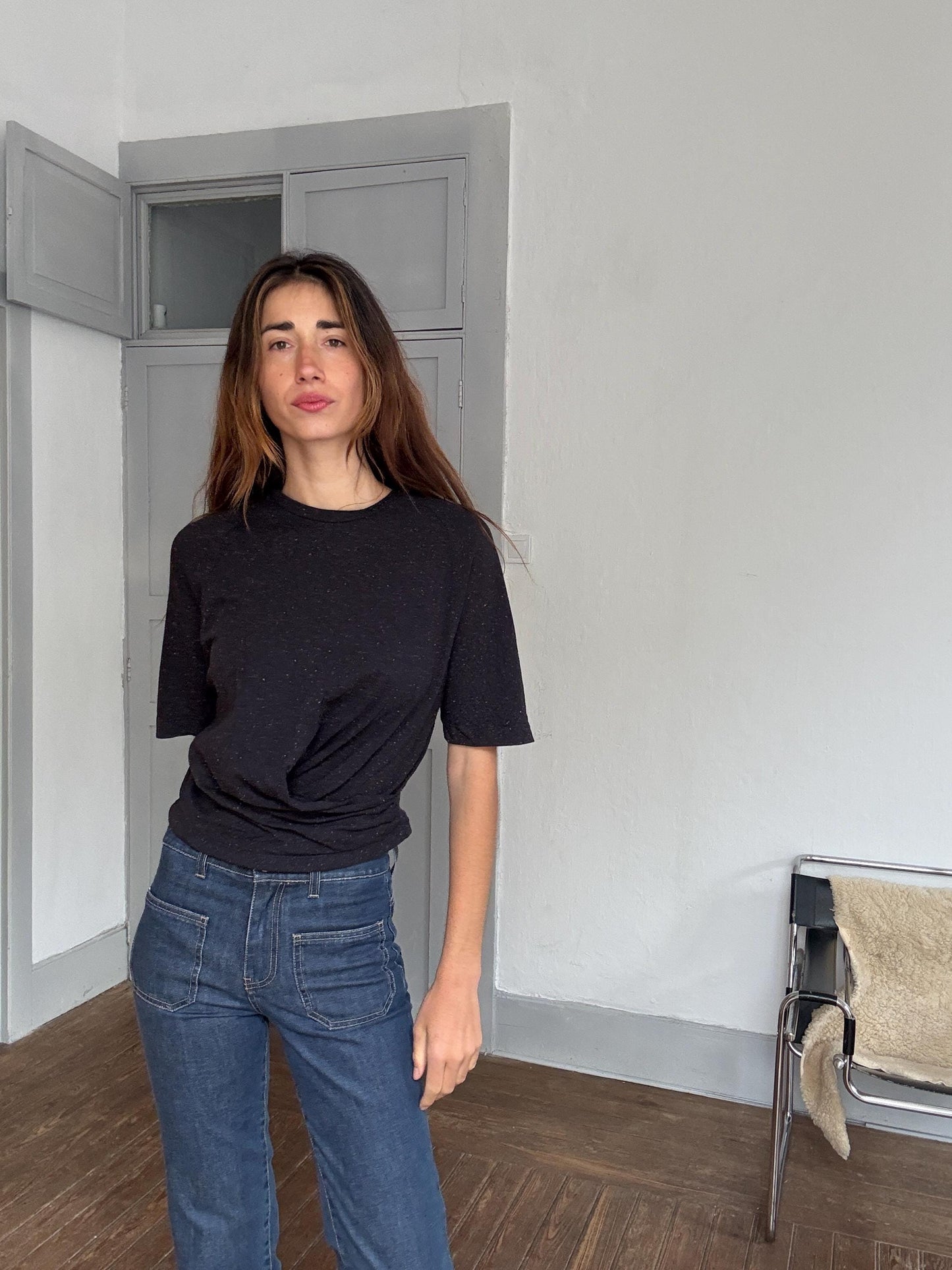 Black speckled cotton t-shirt, twist detail, casual streetwear, Rooney Mara vibe, US XS, daytime chic