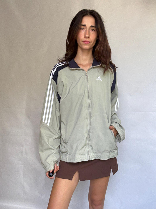 Adidas jacket, relaxed fit, zipper closure, sporty style, US XL, streetwear casual