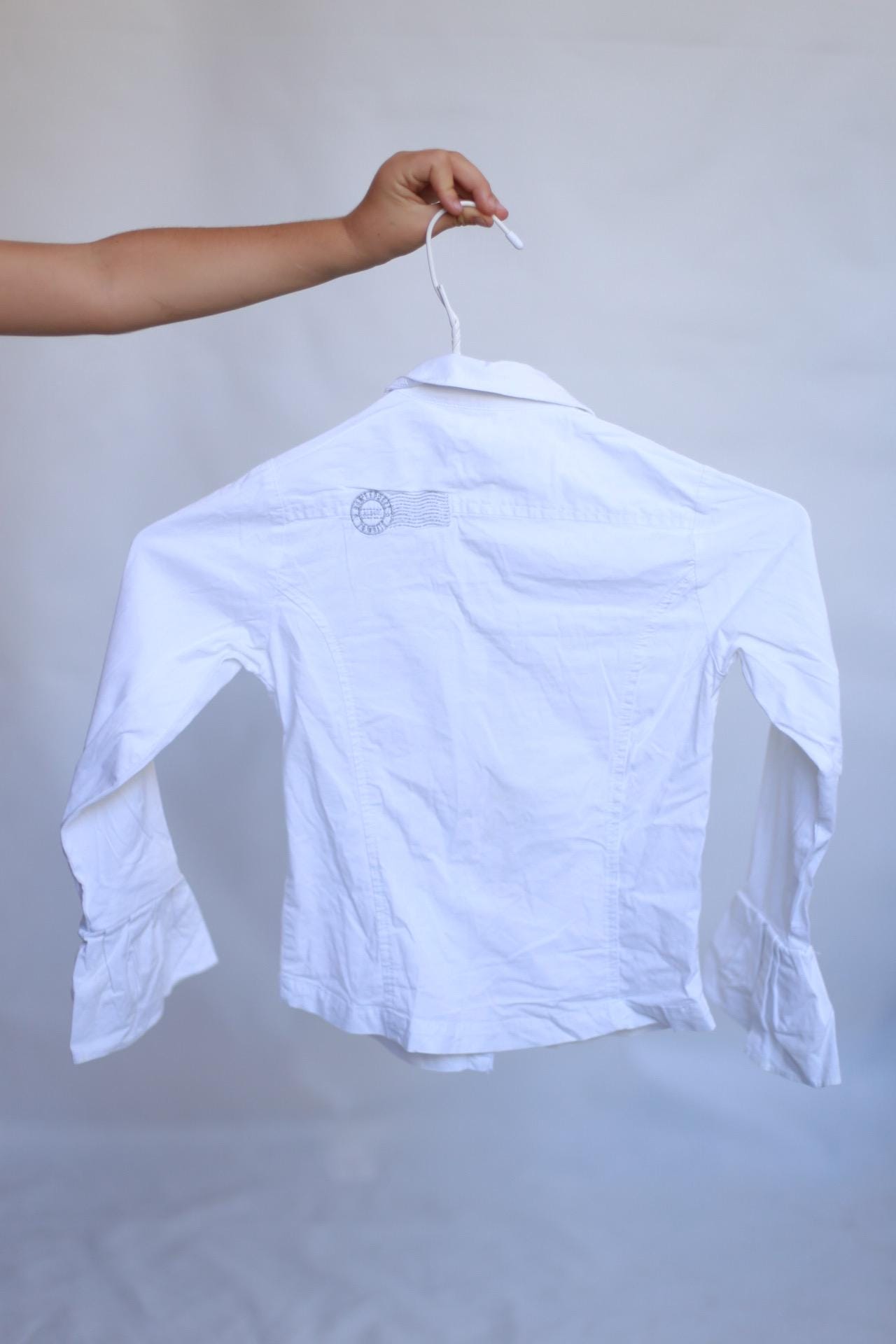 Jil and Sil white shirt, cotton blend, straight fit, button front with ruffles, flared cuffs, elegant touch, US 4, formal occasions, EU 94