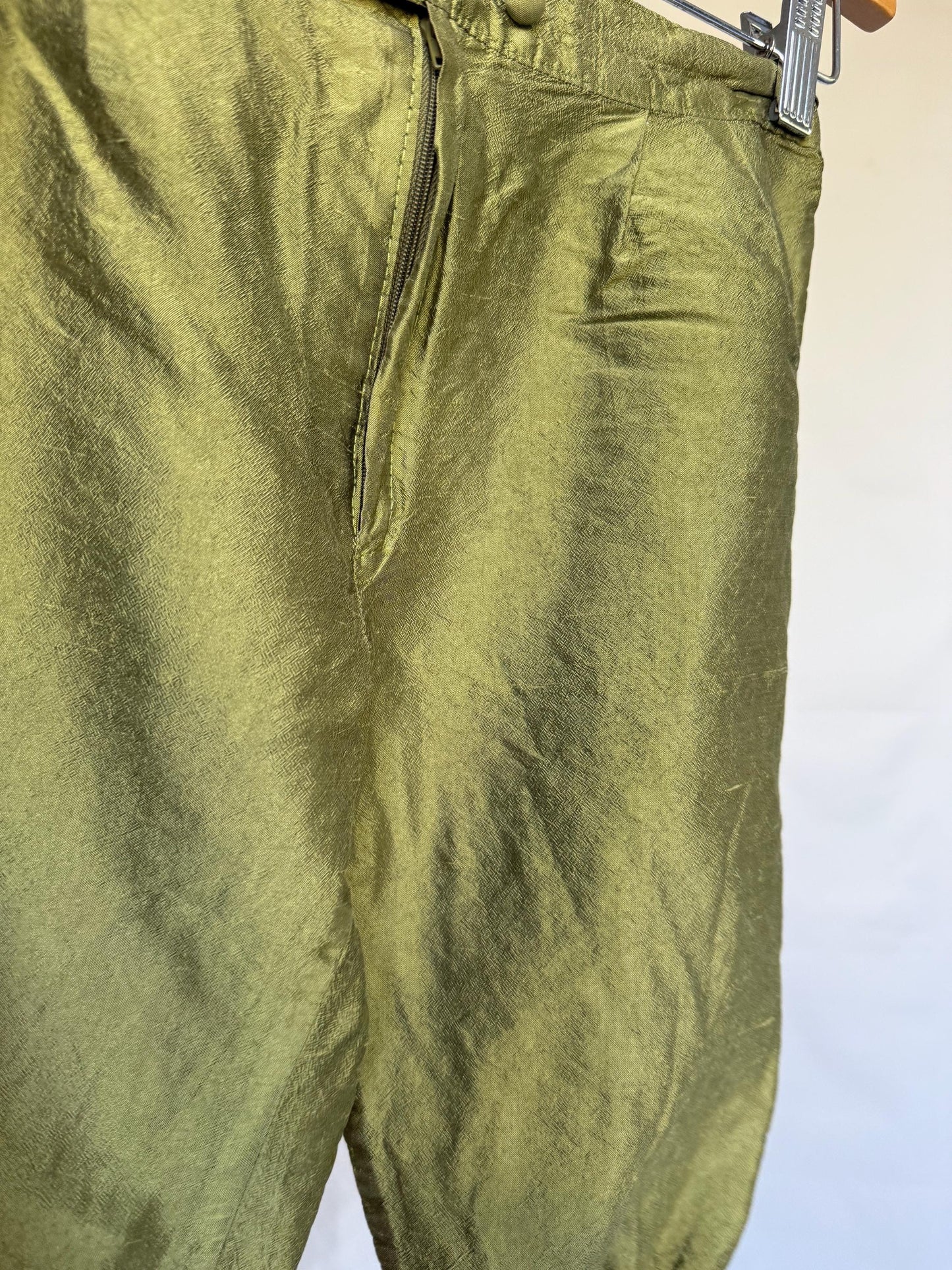 Elvira Nieto olive green silk cropped pants, adjustable hem detail, elegant minimalism, US 4, chic casual