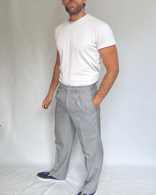 Grey trousers, wool blend, straight fit, button and zip closure, pleated front, vintage, US L, office casual, Damaged in inside pocket