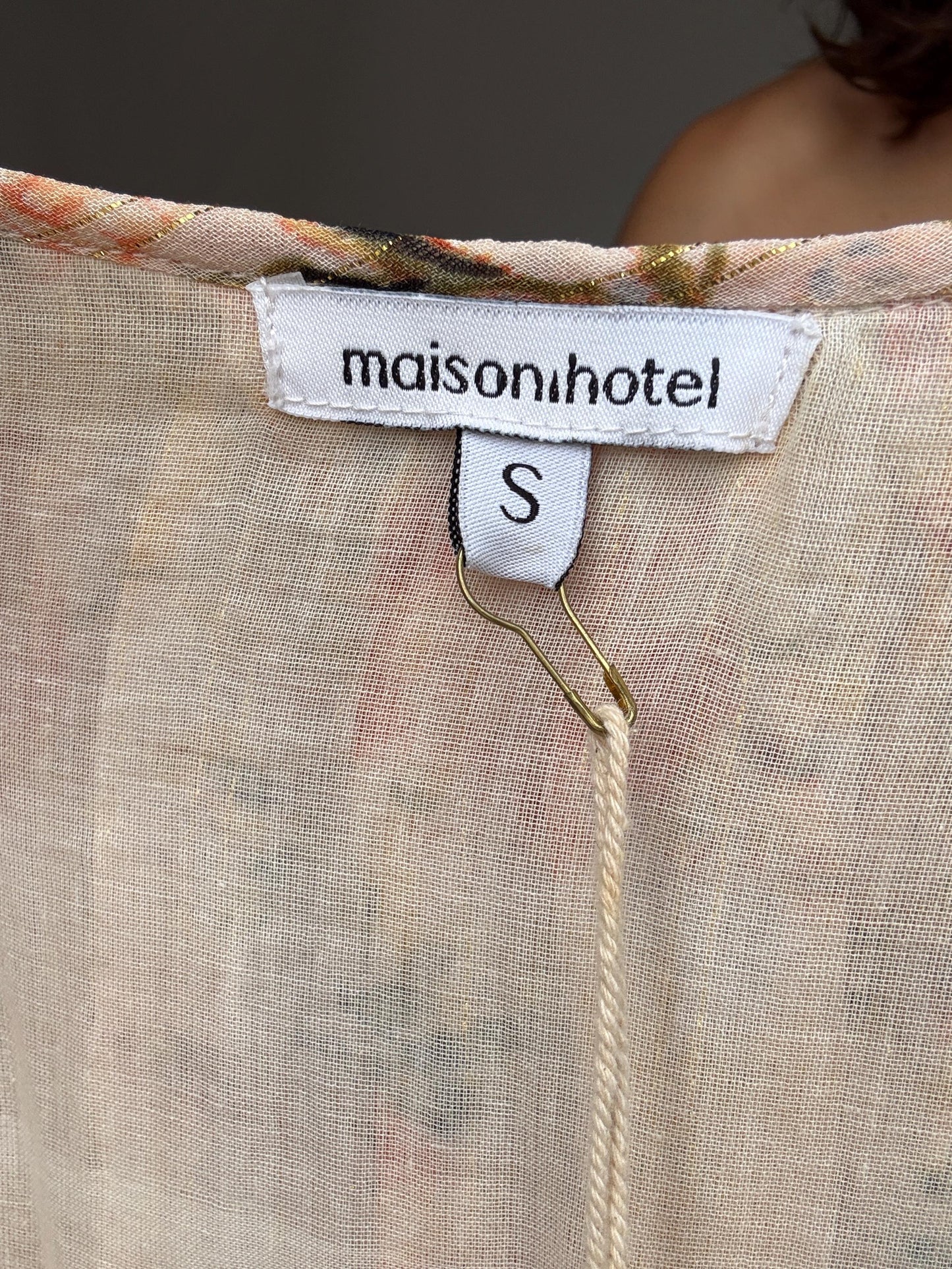 Maison Hotel peach floral maxi dress, cotton lining, flowy fit, side zipper, gold threading, bohemian Rosie huntington, whiteley, US XS