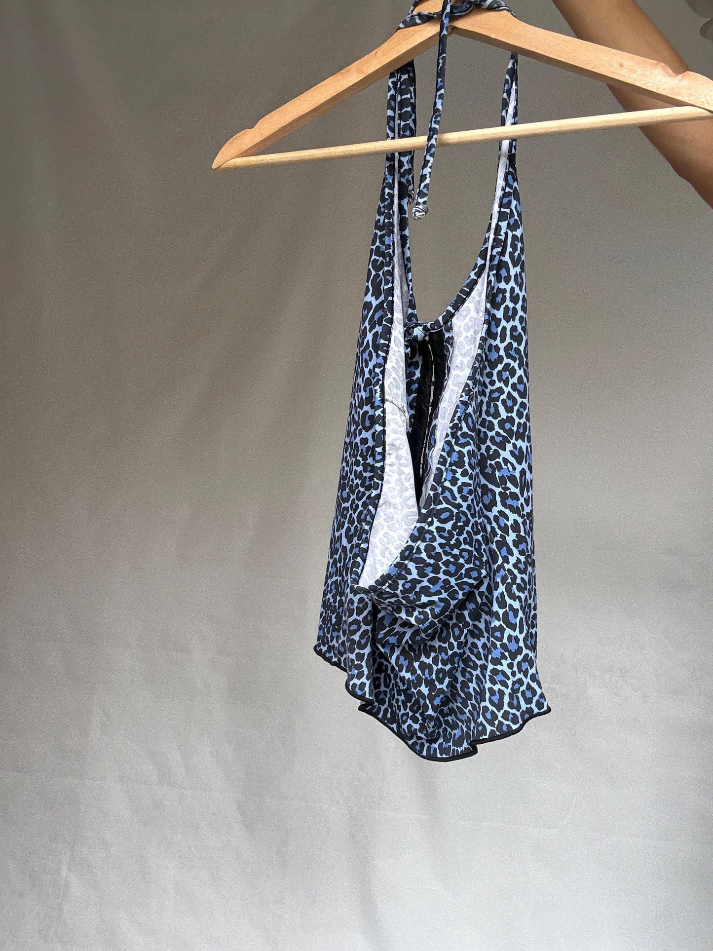 Vintage Y2K blue leopard halter top, Corset hook and loop front, Playful animal print, US M, 90s evening statement piece