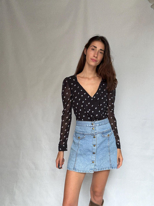 Guess Los Angeles black polka dot bodysuit, v neck top, sheer sleeves, back zipper, elegant, US XS, evening chic