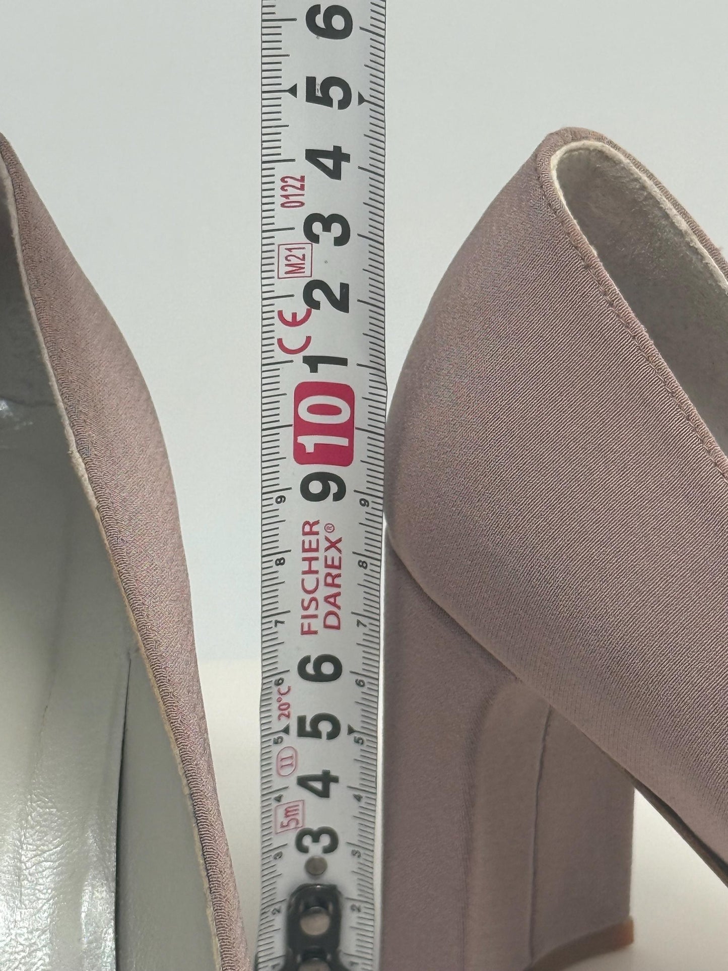 Pronovias purple heels, genuine leather, classic style, slight wear, elegant formal, EU 39, US 8, versatile use