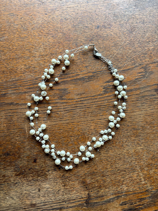 Elegant White Faux Pearl Necklace — detail