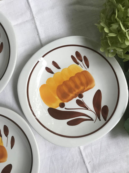Vintage Floral Breakfast Plate Set of 3 — fabric close-up