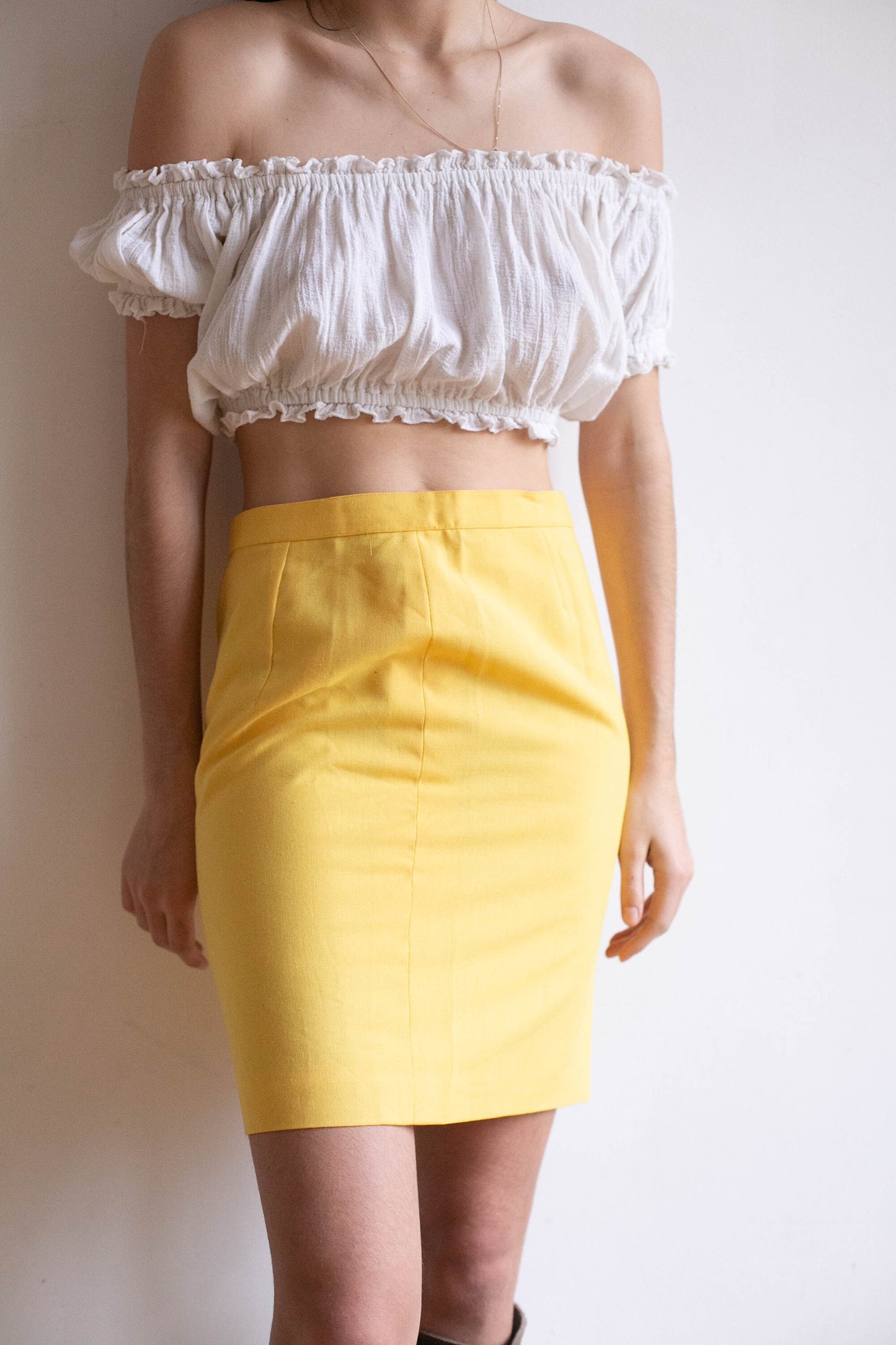 High rise tight yellow pencil skirt, Sexy spring skirt, Feminine secretary skirt, High waist women's clothing, Vintage stewardess M- L