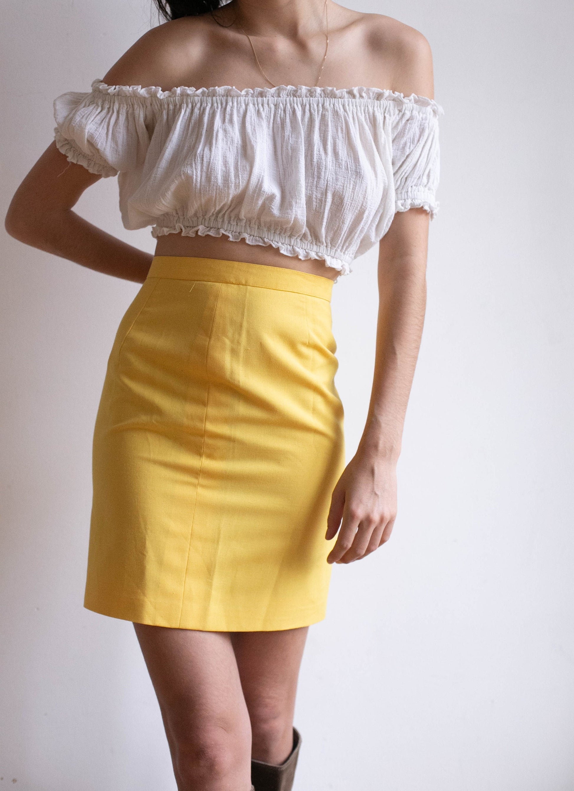 High rise tight yellow pencil skirt, Sexy spring skirt, Feminine secretary skirt, High waist women's clothing, Vintage stewardess M- L