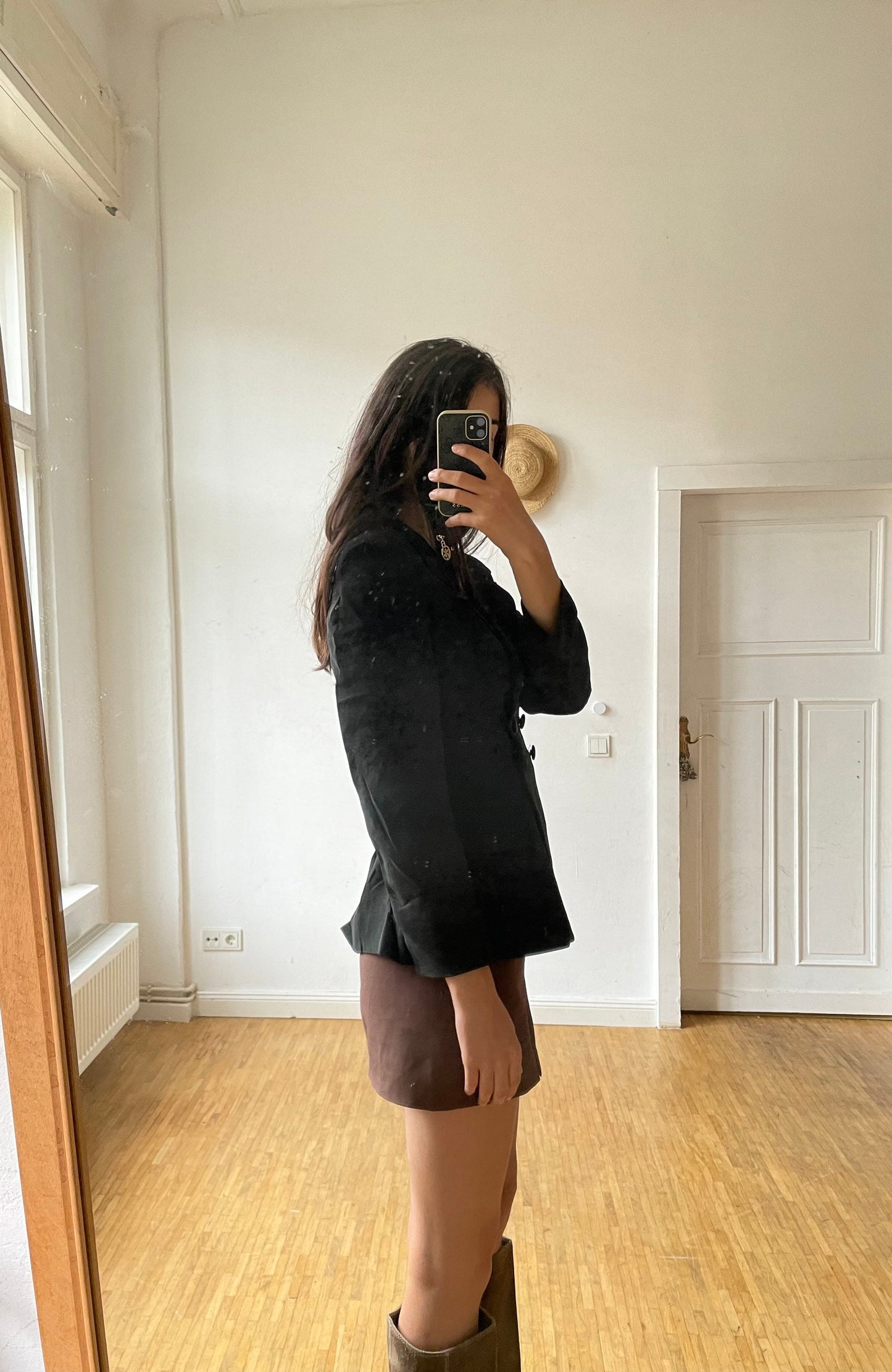 Vintage Moschino Cheap and Chic black blazer fitted double breasted jacket 90s Naomi Campbell minimal boss look officewear street chic