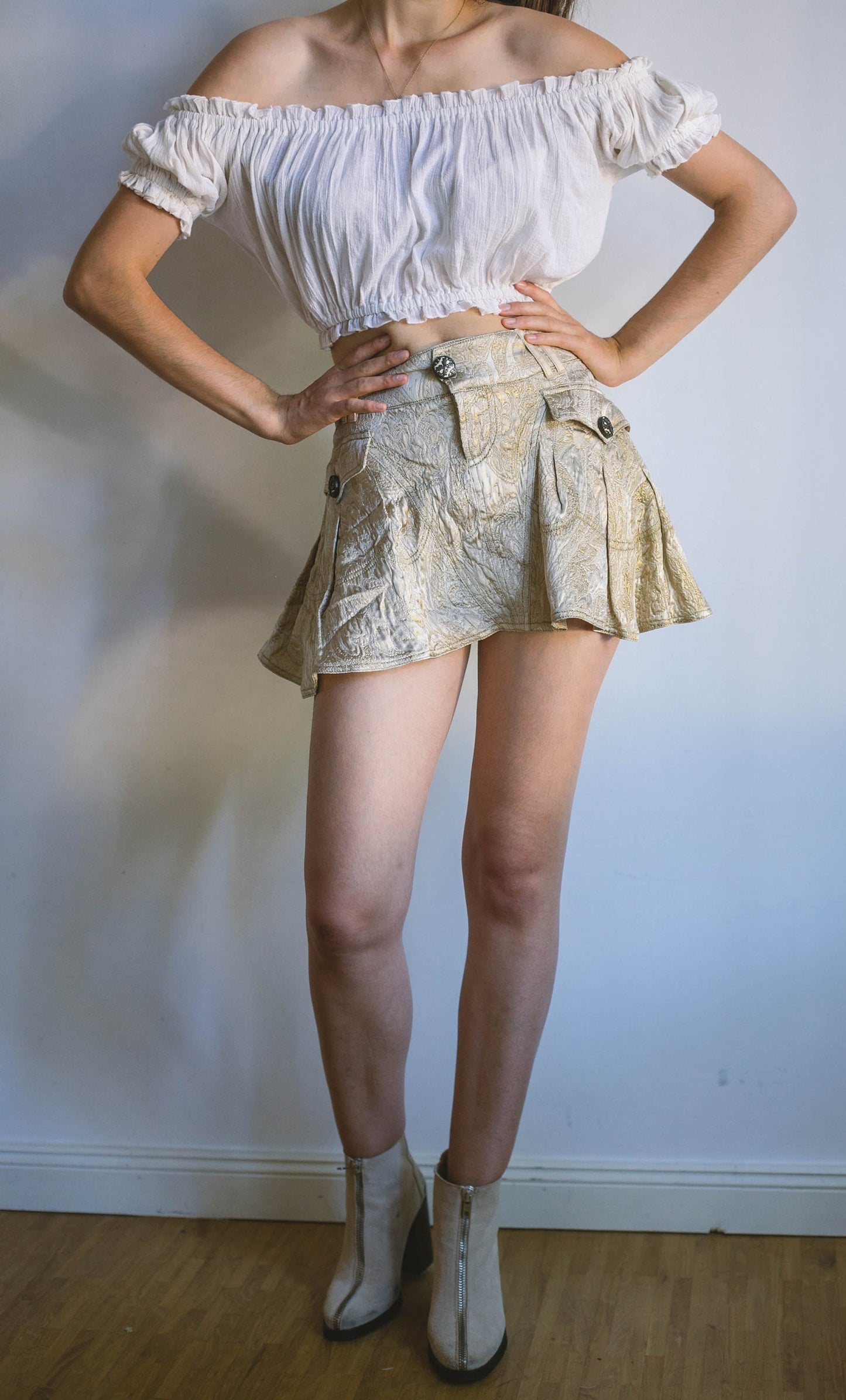 Roberto Cavalli Gold Brocade Mini Skirt – Vintage Y2K Designer Skirt Paris Hilton Style – Baroque Metallic Statement Piece – Italian Luxury