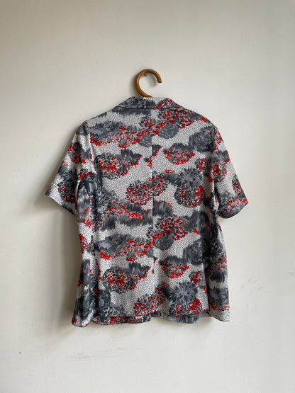 Vintage Oversized Groovy Button-Down Blouse — fabric close-up