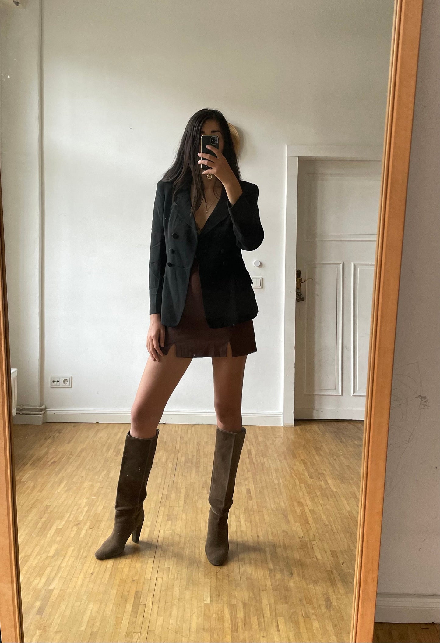 Vintage Moschino Cheap and Chic black blazer fitted double breasted jacket 90s Naomi Campbell minimal boss look officewear street chic