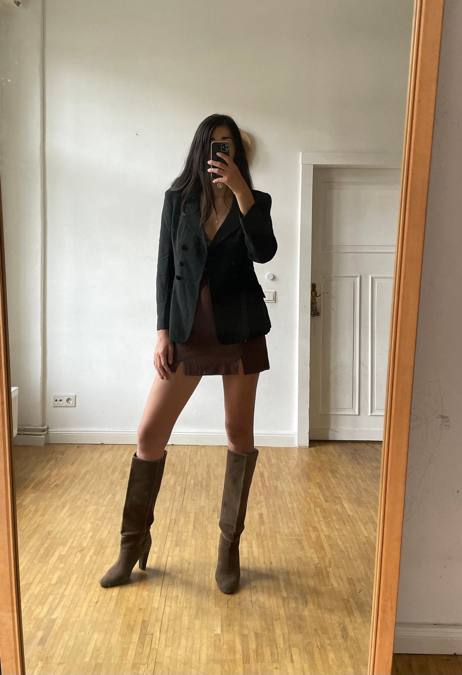 Vintage Moschino Cheap and Chic black blazer fitted double breasted jacket 90s Naomi Campbell minimal boss look officewear street chic