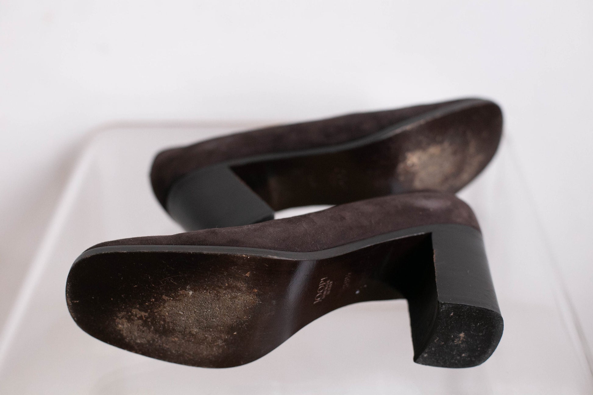 Vintage Chocolate Brown Suede Leather Pumps — fabric close-up