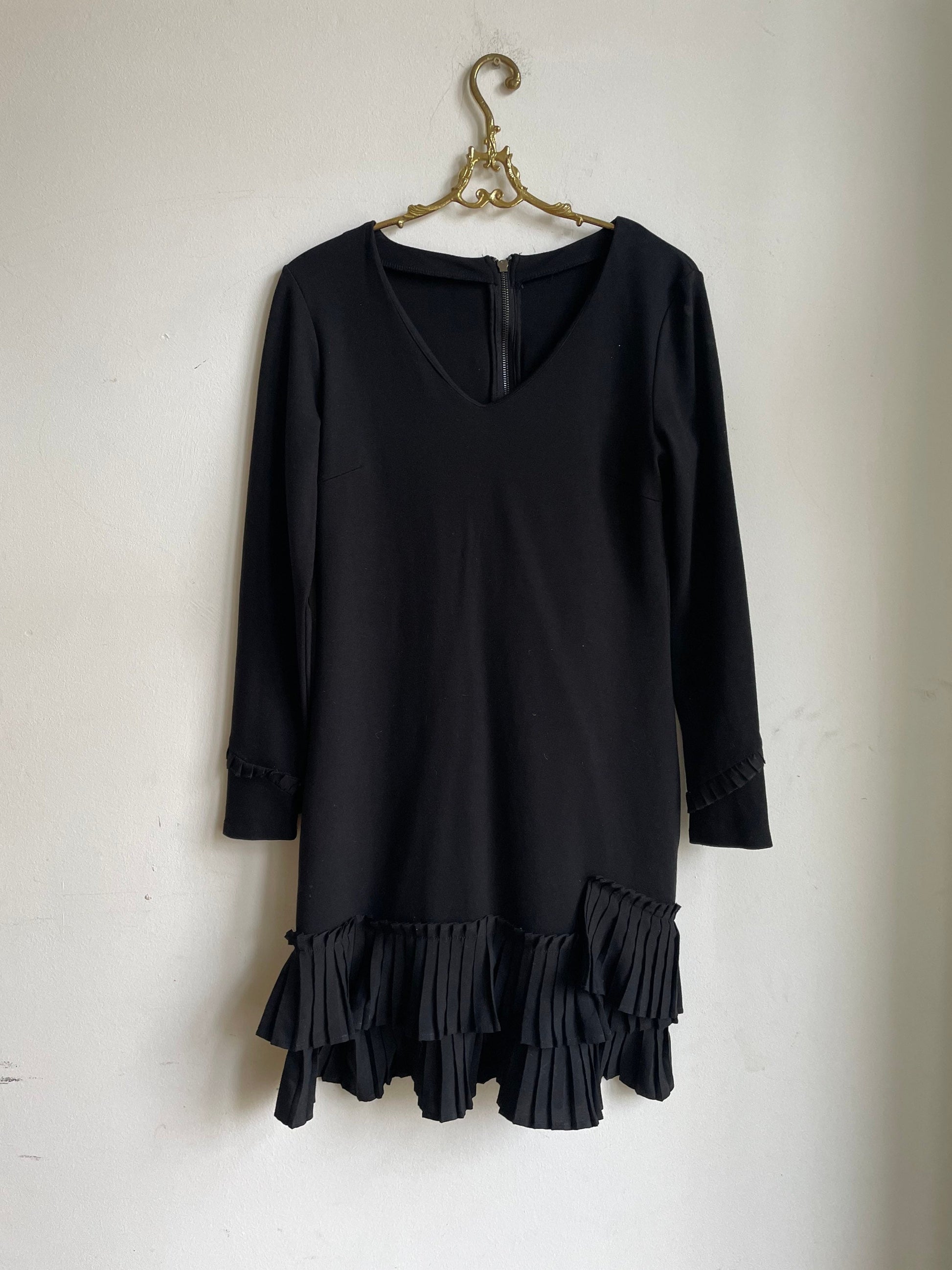Vintage black ruffle dress with long sleeves, Mini summer dress,