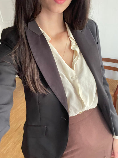 Vintage Black Tommy Hilfiger Blazer — fabric close-up