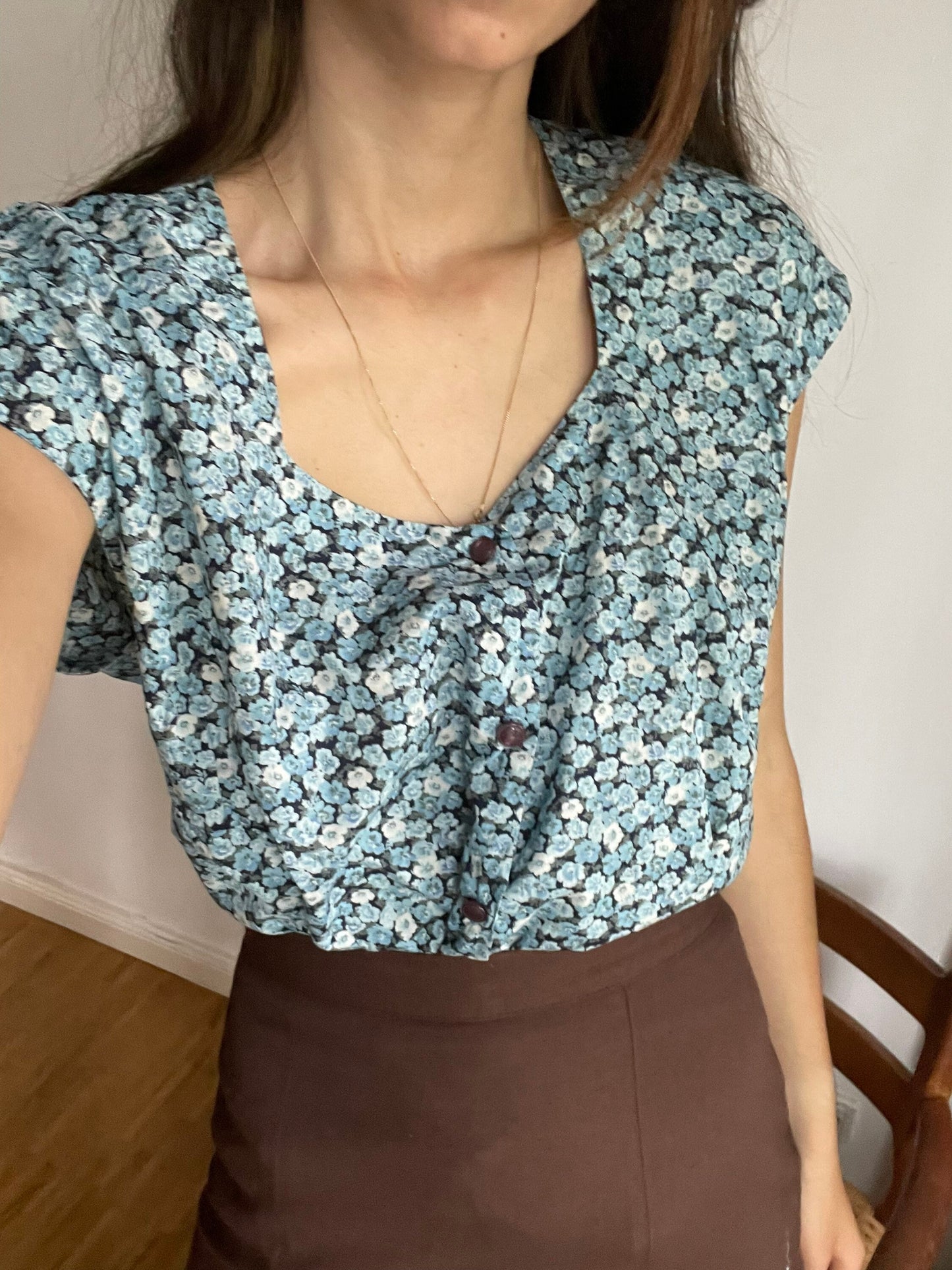 Vintage Floral Blouse Women’s Summer Top Button Front Capped Sleeves Soft Cotton-Like Fabric