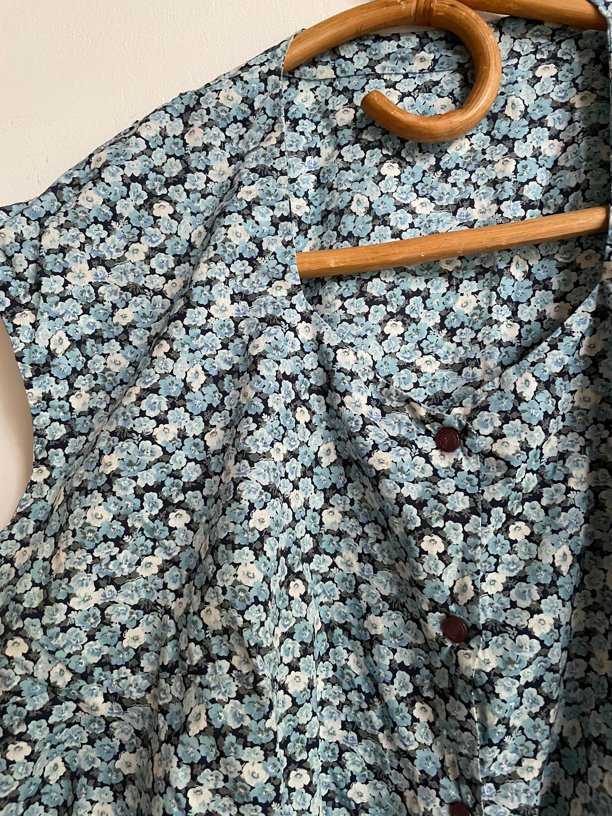 Vintage Floral Blouse Women’s Summer Top Button Front Capped Sleeves Soft Cotton-Like Fabric