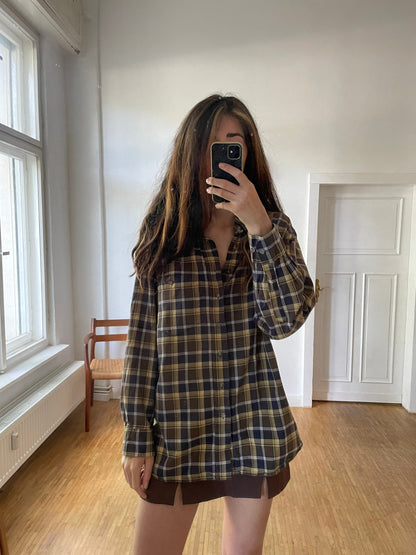Vintage Checkered Oversized Button-Up Shirt — additional view 6