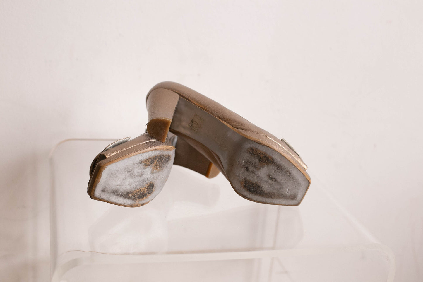 Roberto d'Angelo Golden Peep Toe Pumps, Metallic Block Heel, Designer Italian Buckle Shoes, Vintage Size 40, Festive High Heels