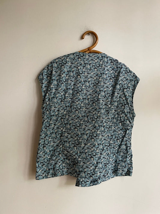Vintage Floral Blouse Women’s Summer Top Button Front Capped Sleeves Soft Cotton-Like Fabric