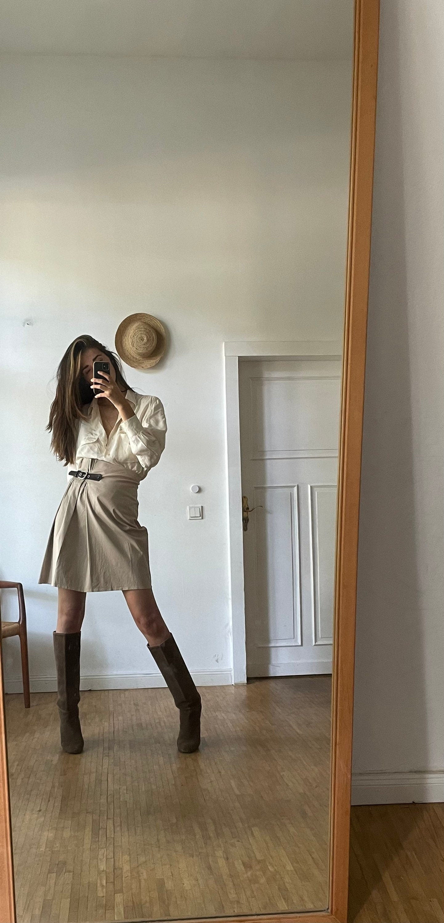 Luxury Josephine & Co hight waisted wool taupe skirt, Wool blend business skirt, Casual pleated high waist skirt, Smart taupe skirt, M