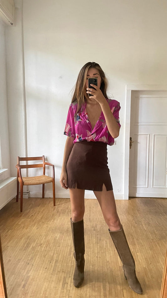 Vintage floral blouse in bold fuchsia with abstract tulip print, silk-feel slouchy fit top, romantic retro 90s aesthetic, Rachel Green vibe