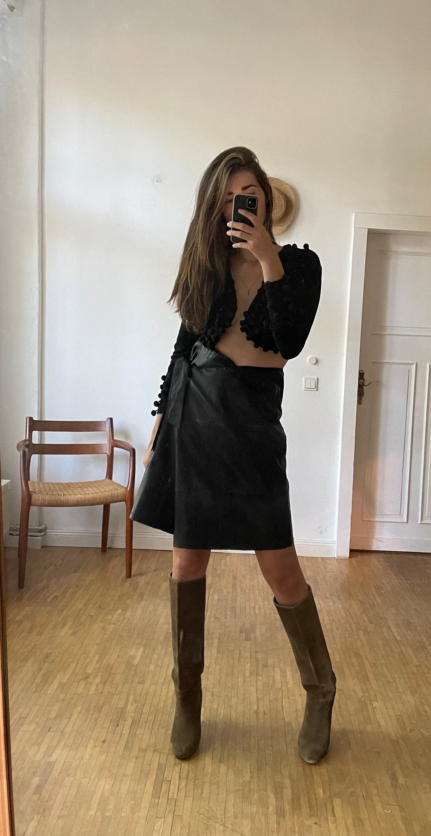 Vintage Black Leather Wrap Skirt – 90s Minimal Dream