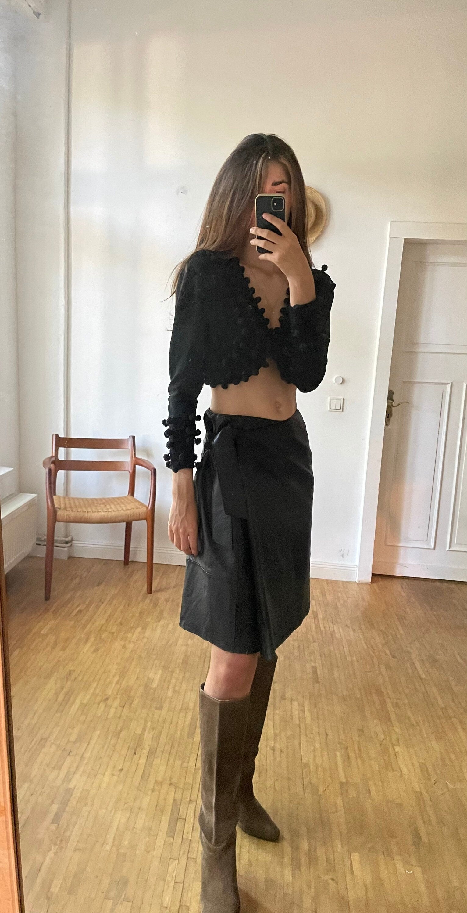 Vintage Black Leather Wrap Skirt – 90s Minimal Dream