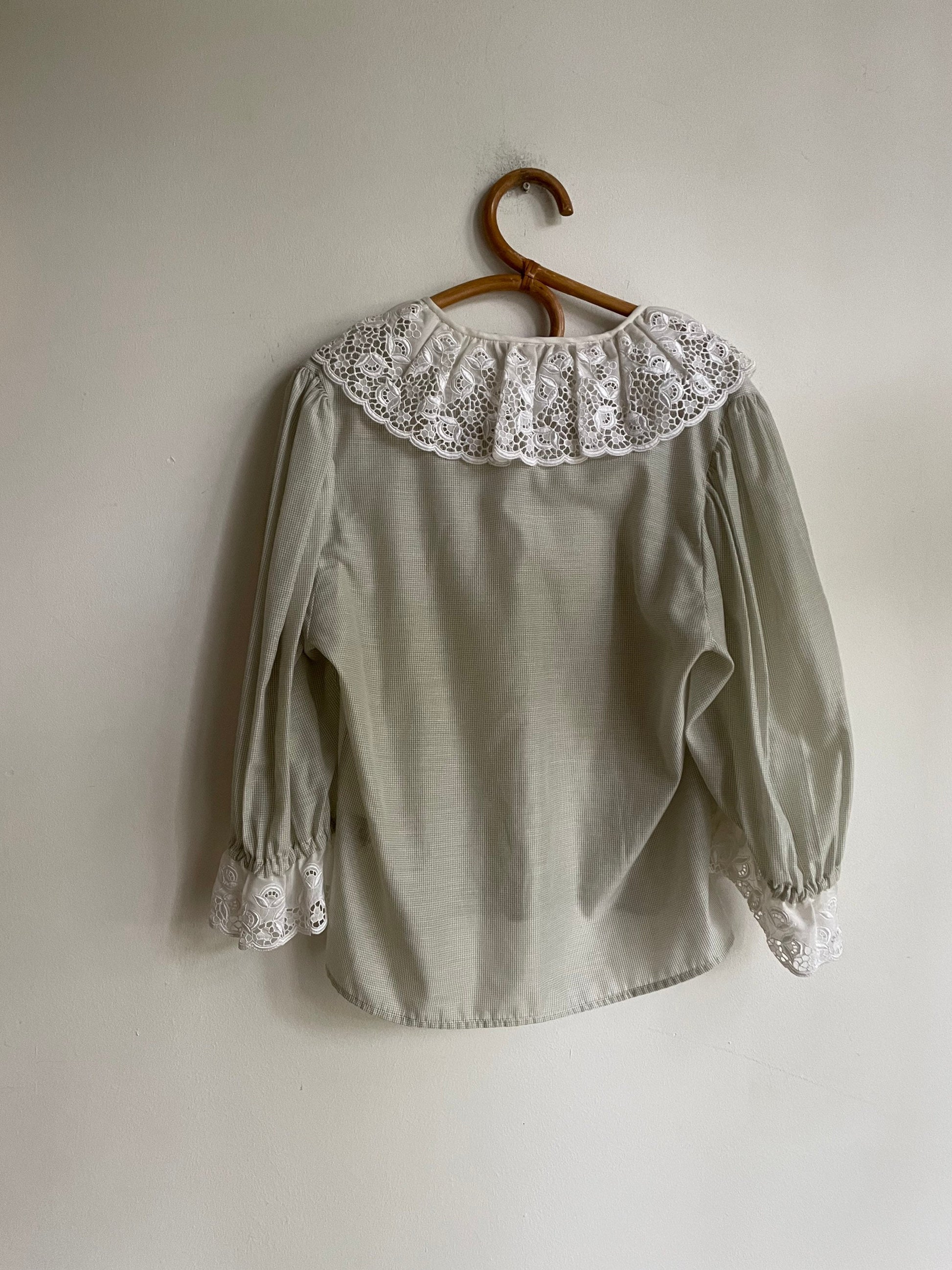Vintage lace collared romantic poet sleeve blouse, Cottage core top, White french antique blouse, Pirate top, Dirndl top, Edwardian blouse